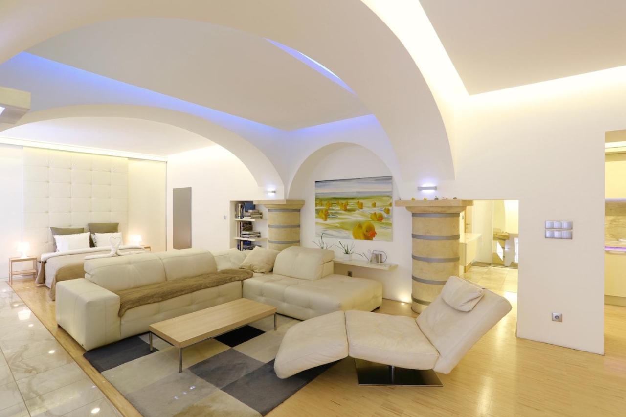ברנו Residence Caesar By Homester מראה חיצוני תמונה